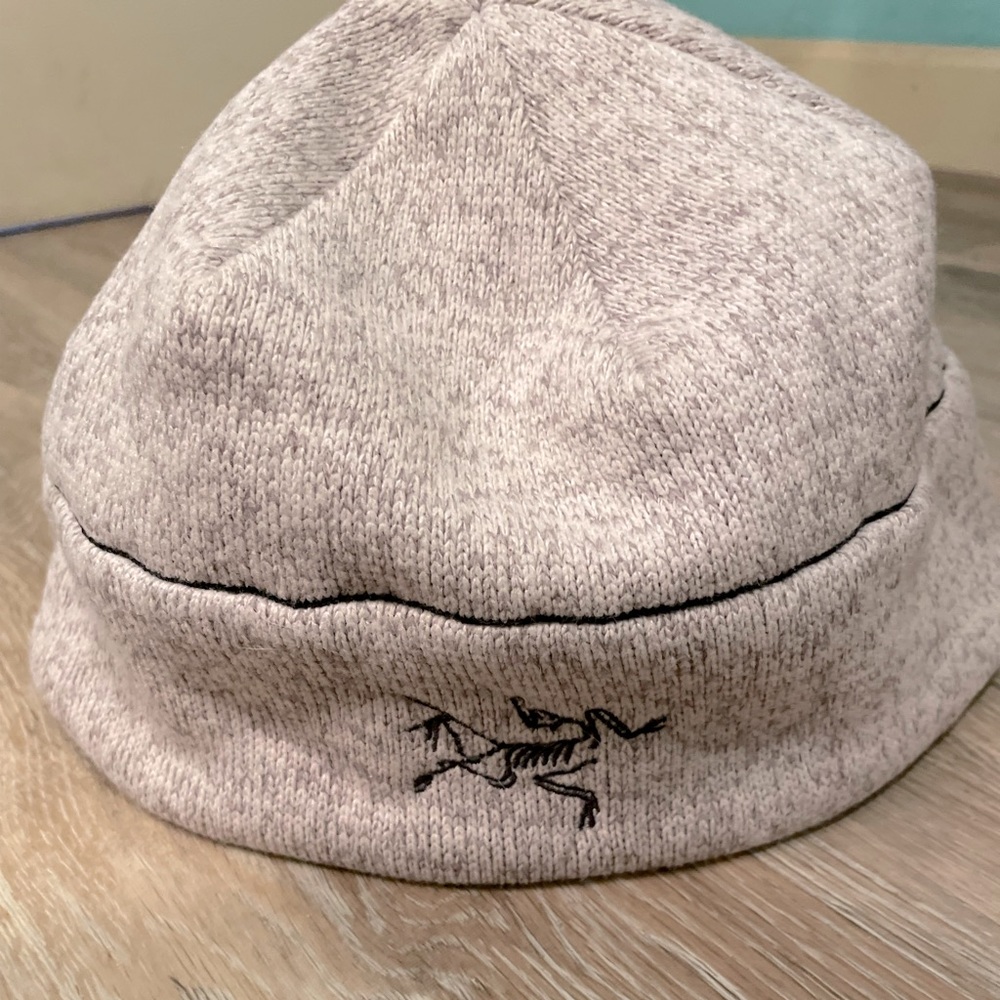 Arc’teryx Covert Beanie. Like new.